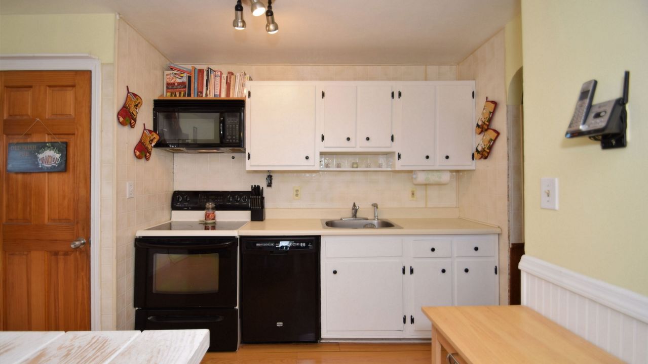 1307 Lakeview Dr, Lansdale, PA, 19446 Scene 3