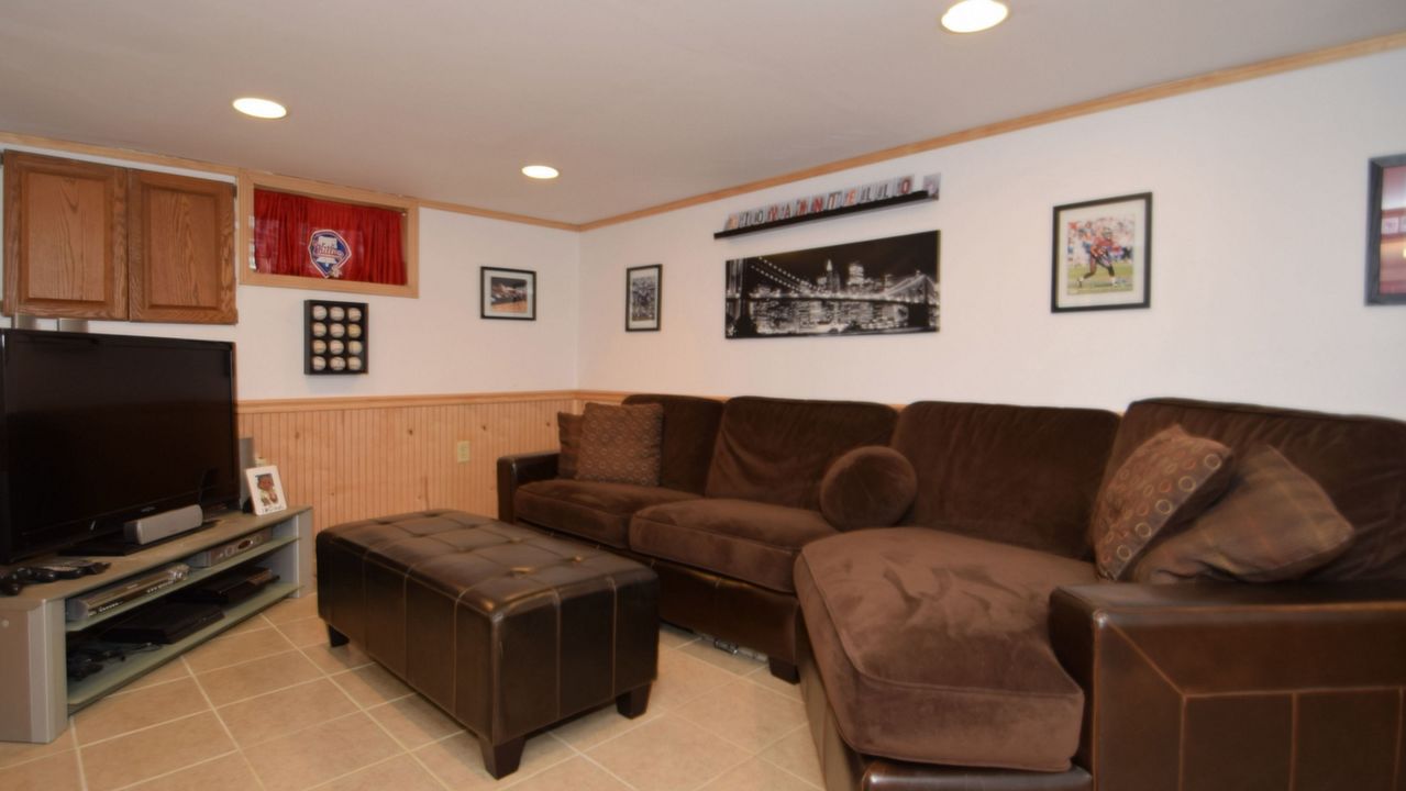 1307 Lakeview Dr, Lansdale, PA, 19446 Scene 4