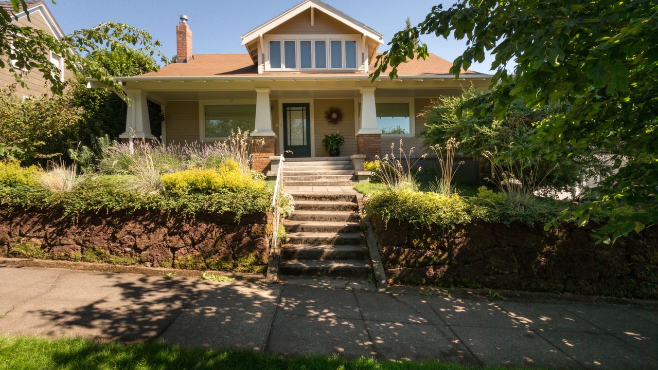 127 SW Hamilton St.,, Portland, OR, 97239 Scene 1