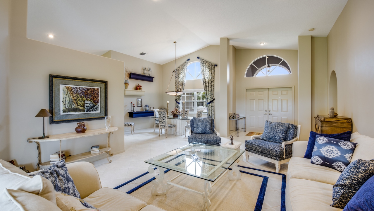 7158-Falls-Rd-East-03