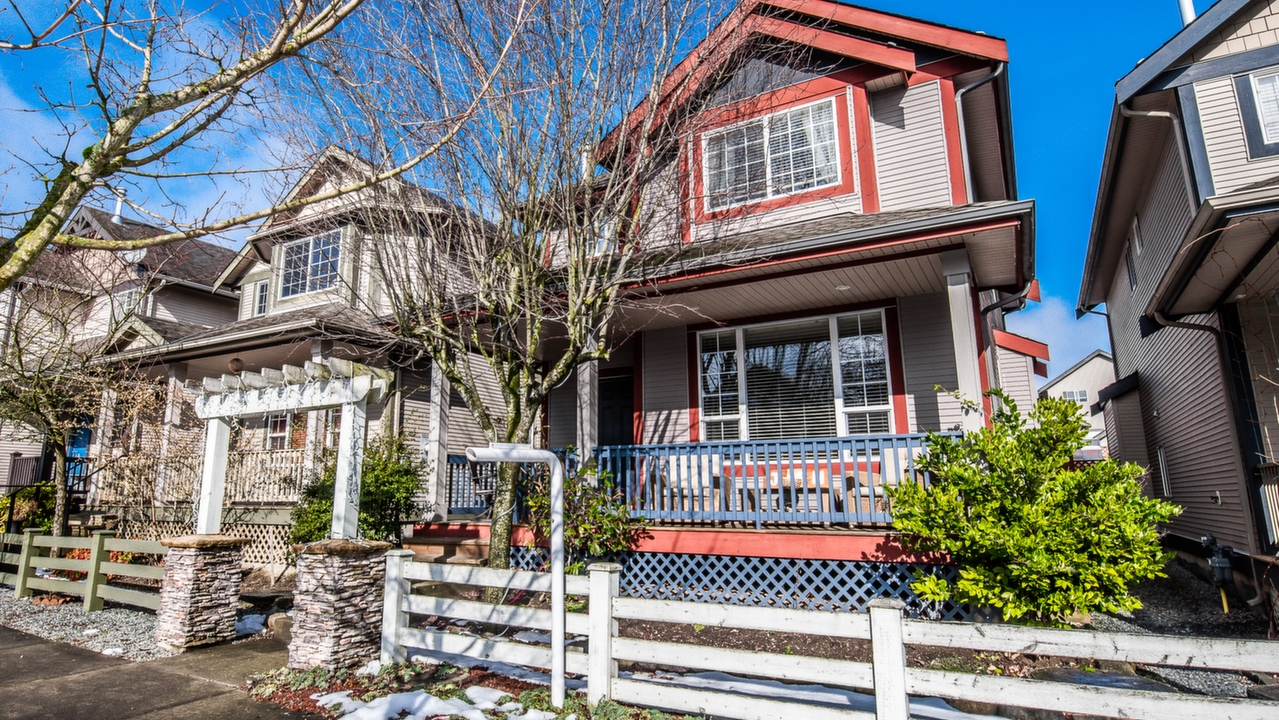 19459 66A Ave, Surrey, BC, V4N 0C3 Scene 1