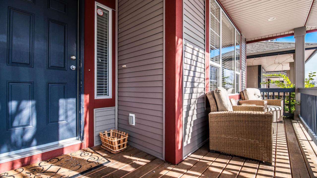 19459 66A Ave, Surrey, BC, V4N 0C3 Scene 2