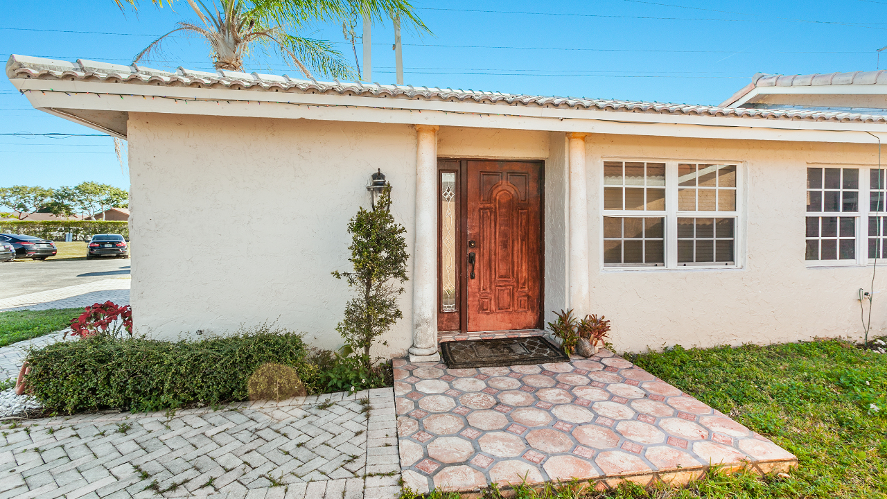 1767-SW-136th-PL-02