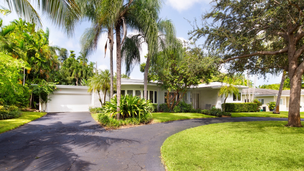 1245-NE-98th-St-01