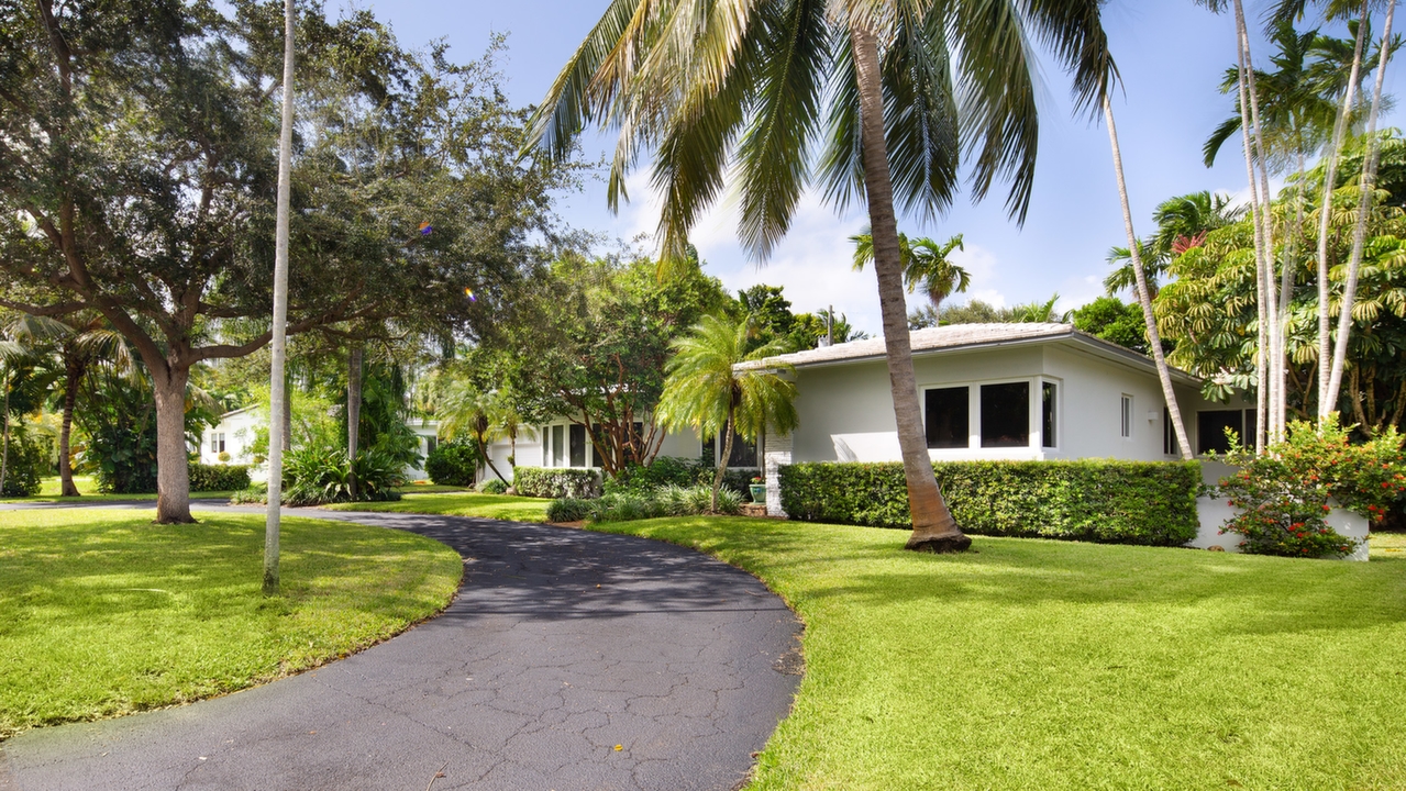 1245-NE-98th-St-02