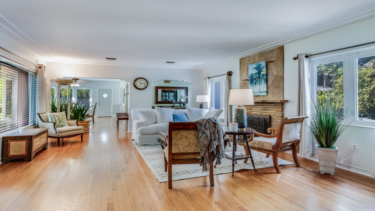 1245-NE-98th-St-04