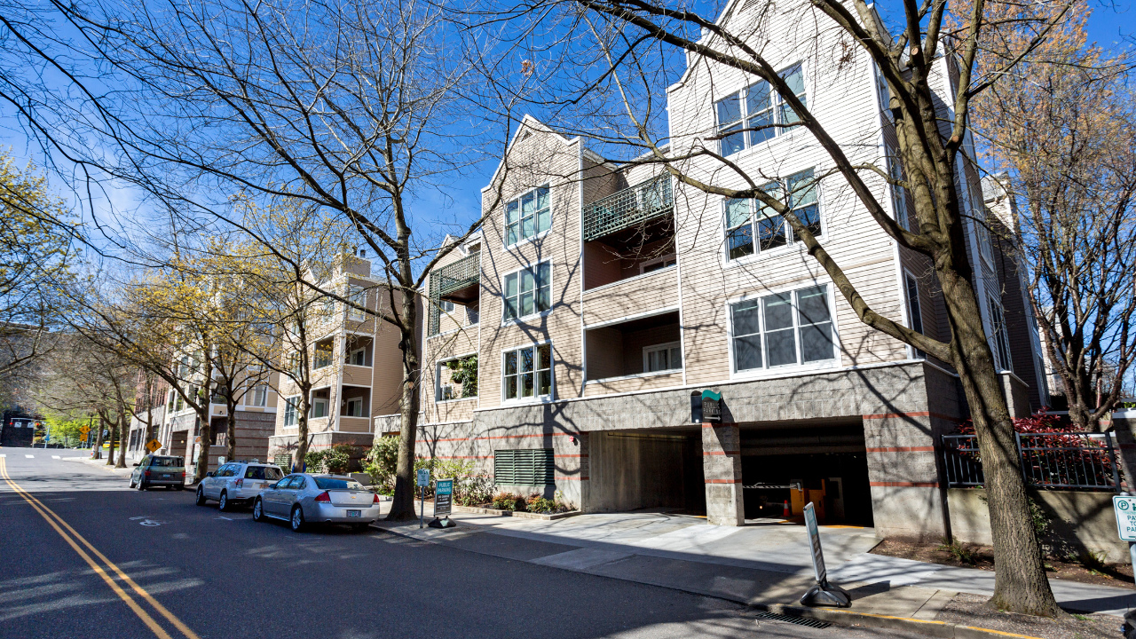 0205 SW Montgomery St. #205, Portland, OR, 97201 Scene 1