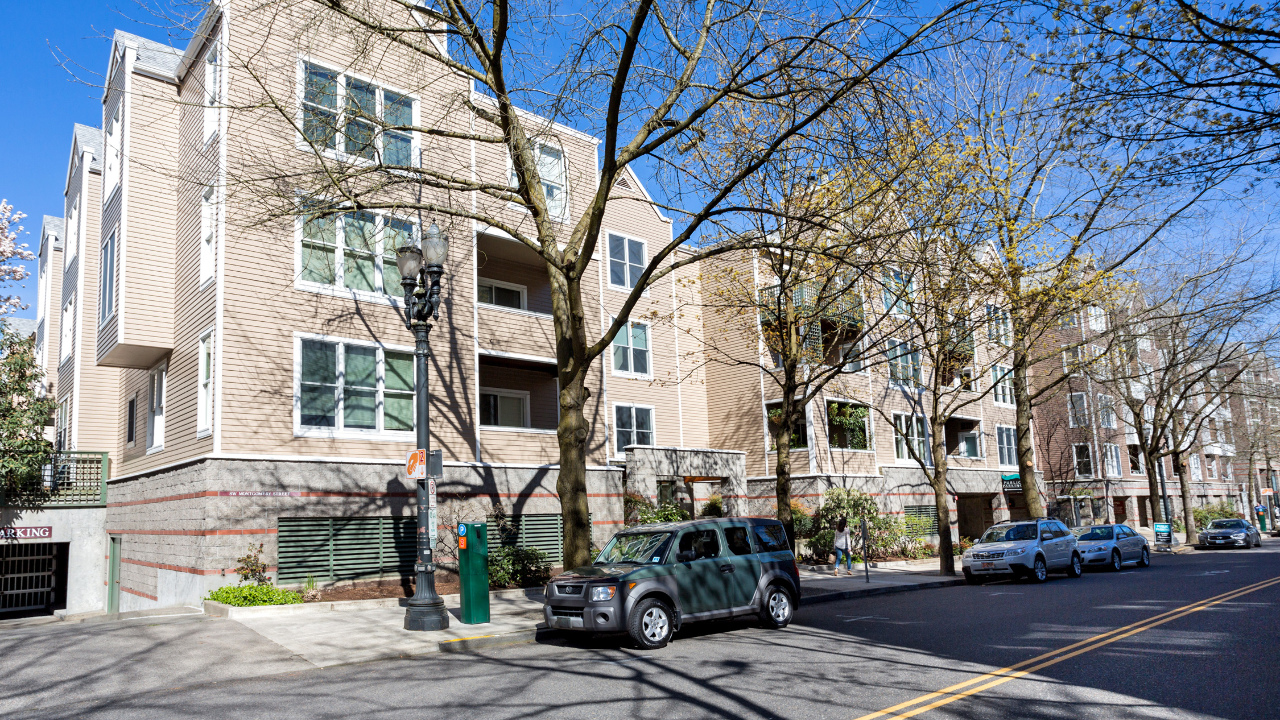 0205 SW Montgomery St. #205, Portland, OR, 97201 Scene 2