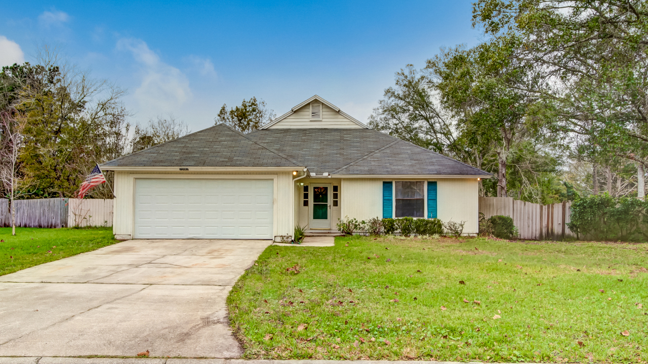 Welcome to 10062 Hawks Hollow Rd!