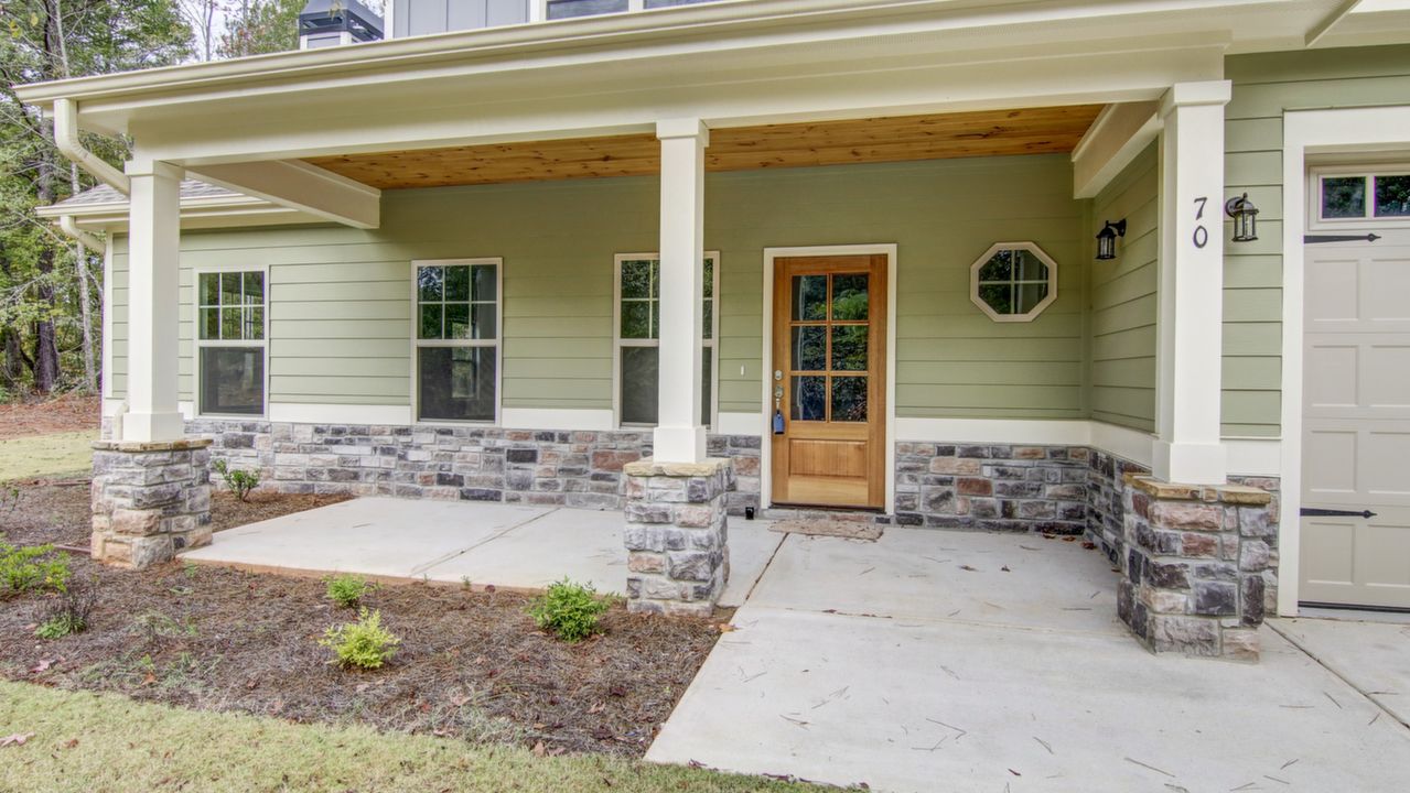 Covered Entrance & Porch