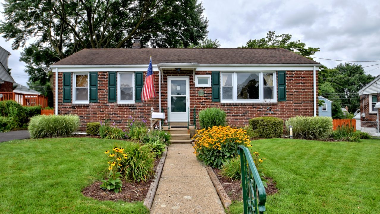 546 Larkspur St, Philadelphia, PA, 19116 Scene 1