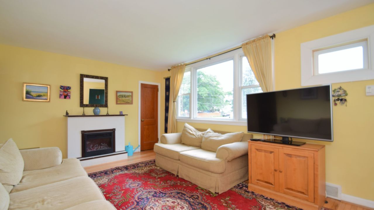 546 Larkspur St, Philadelphia, PA, 19116 Scene 2