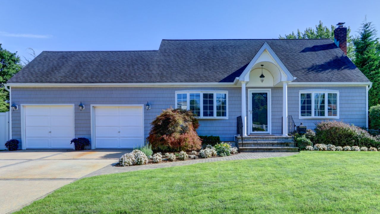 274 N Linden St, Massapequa, NY, 11758 Scene 1