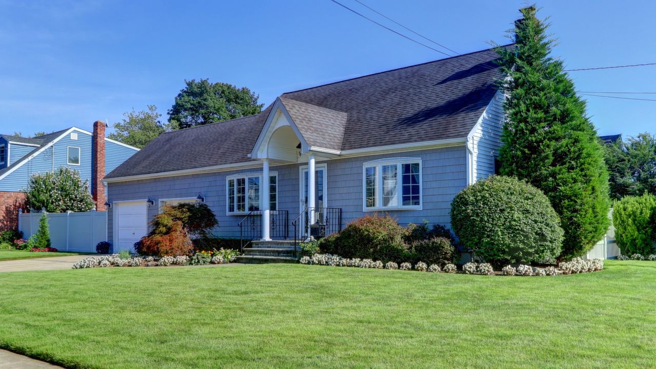 274 N Linden St, Massapequa, NY, 11758 Scene 2