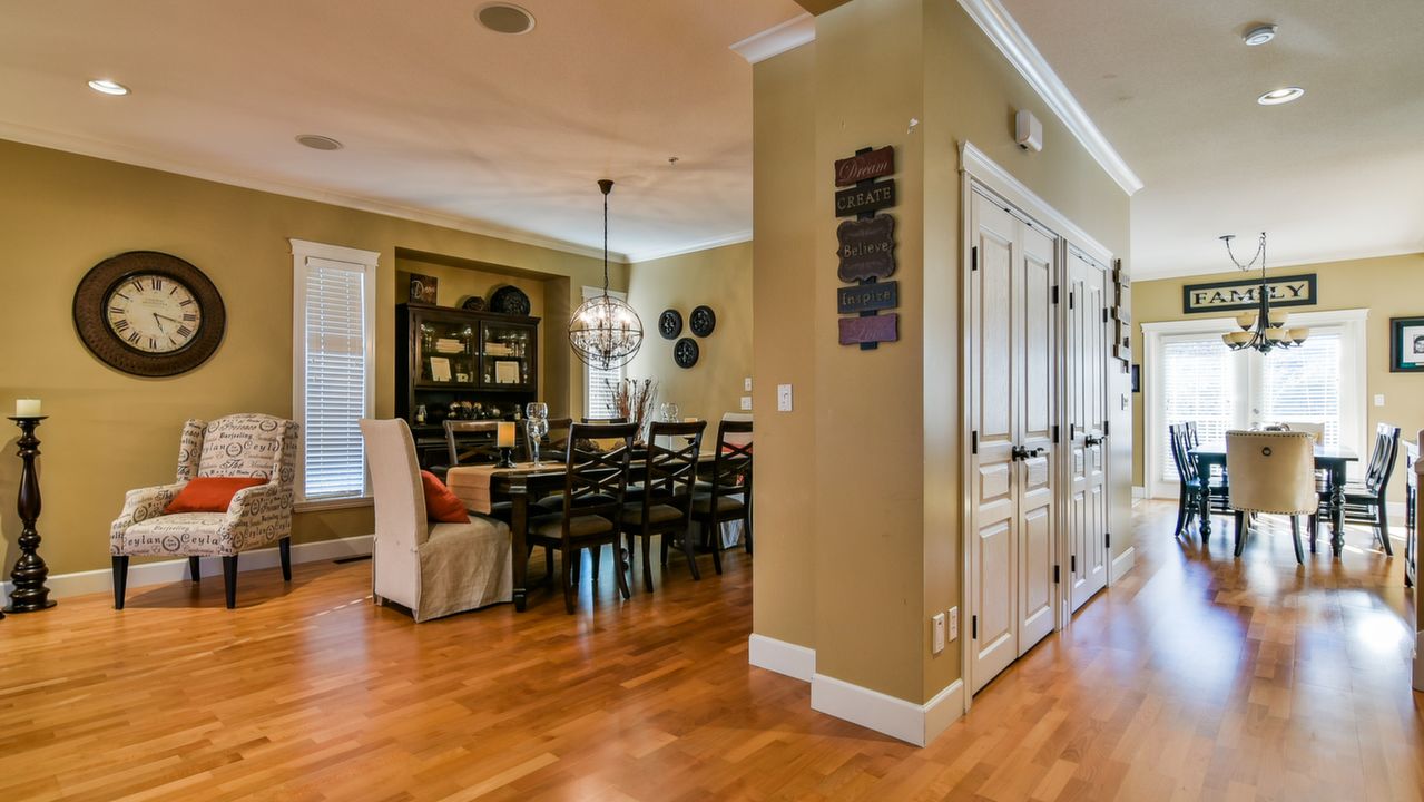 19862 Silverthone Pl, Pitt Meadows, BC, V3Y 2W4 Scene 2