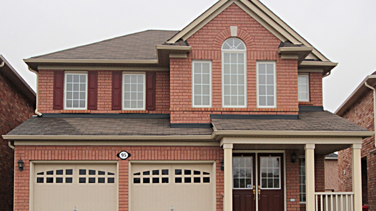 95 Eastway Street, Brampton, ON, L6S OA7 Scene 1