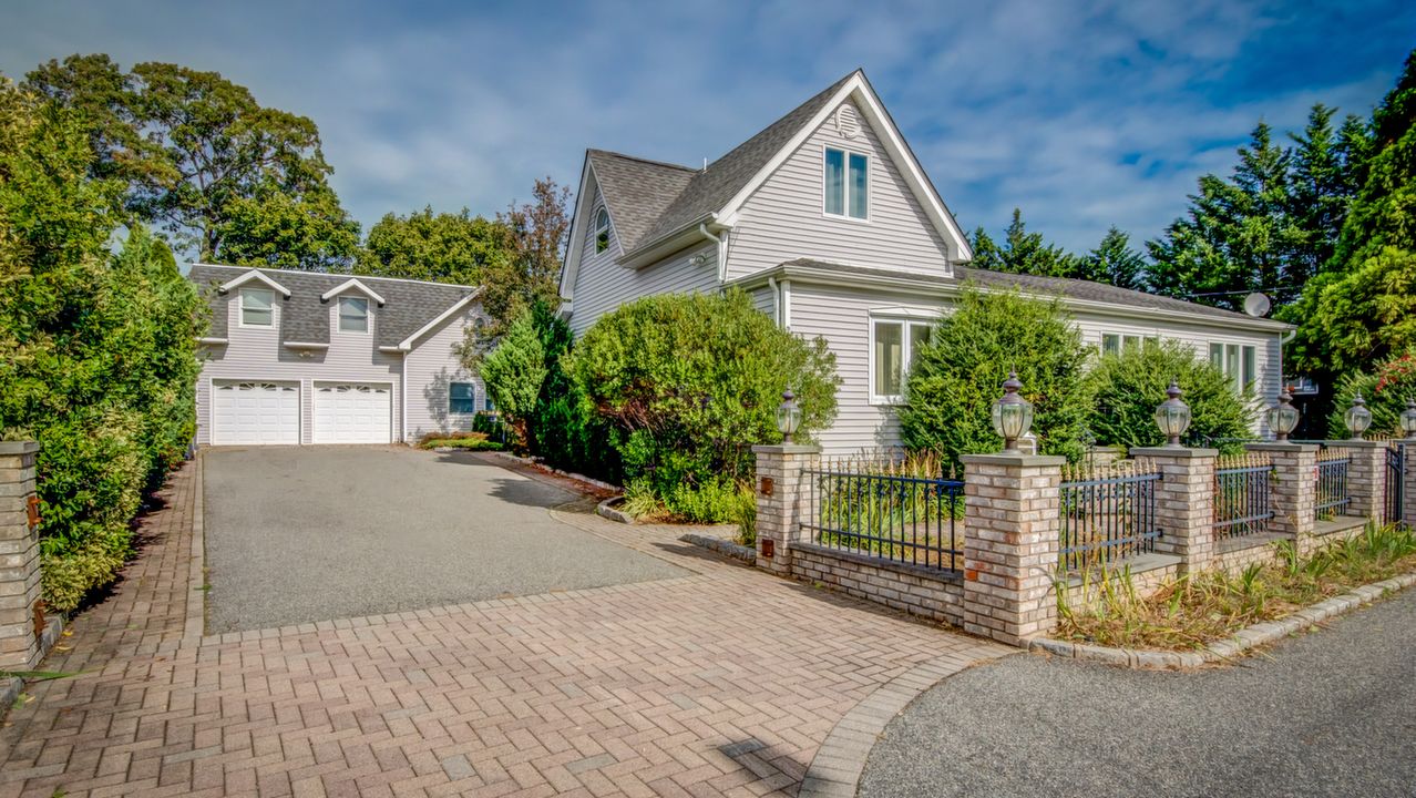 50 Roosevelt Avenue, Syosset, NY, 11791 Scene 2