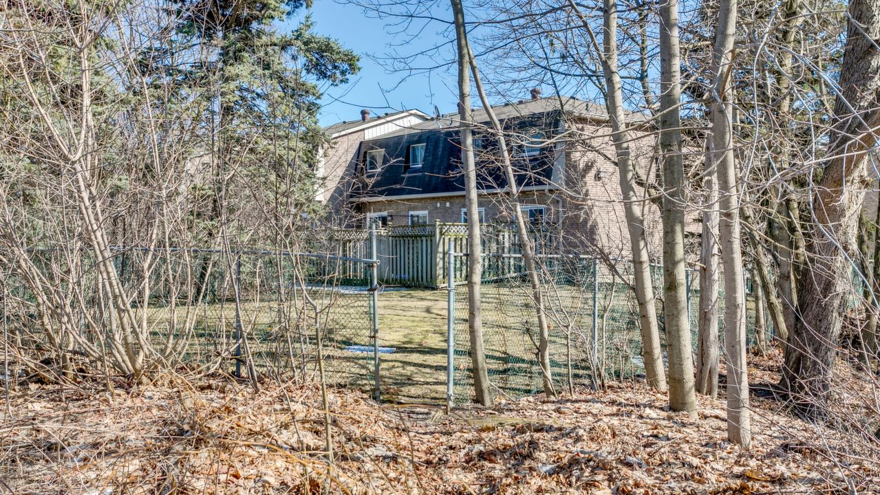 79 Willows Lane, Ajax, ON, L1S 6E7 Scene 1