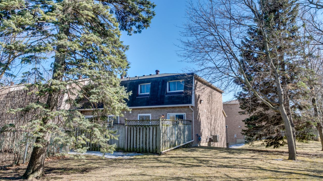 79 Willows Lane, Ajax, ON, L1S 6E7 Scene 4