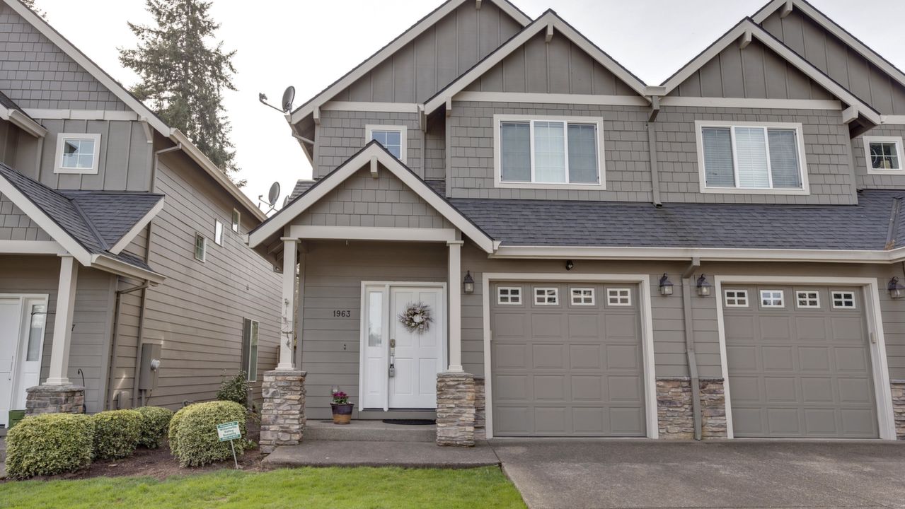 1963 N Pine St, Canby, OR, 97013 Scene 2