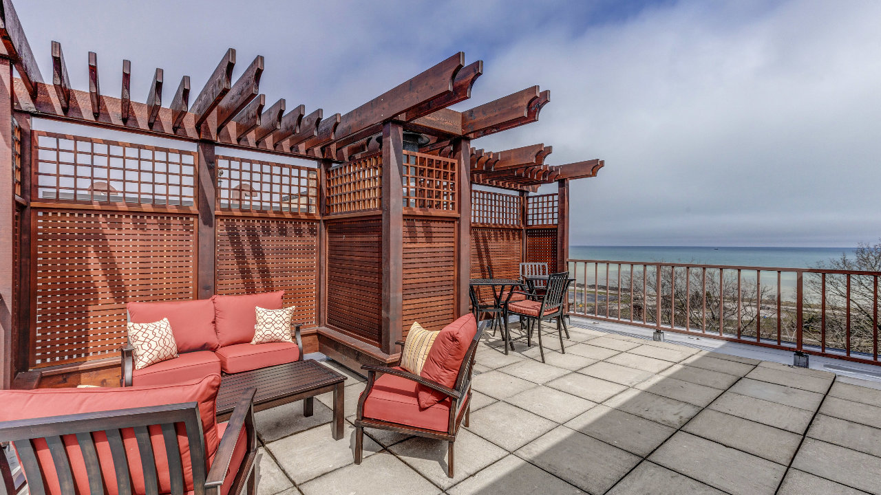 7th Floor Patio Overlooking Lake