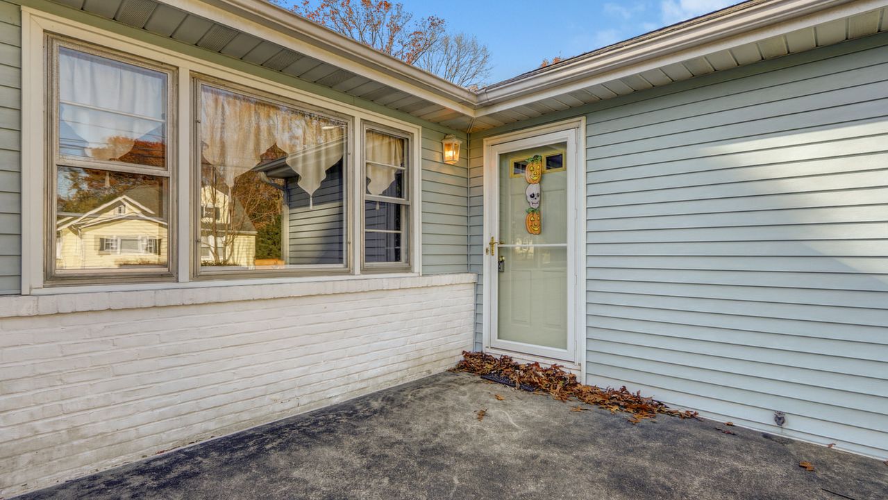 24 Teed St, Huntington Station, NY, 11746 Scene 2