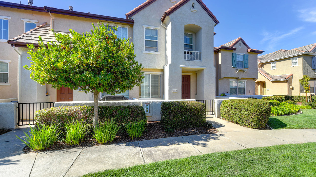 807 Esplanade Circle, Folsom, CA, 95630 Scene 3