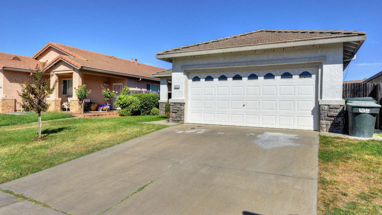 9225 Surlingham Ct, Sacramento, CA, 95829 Scene 2