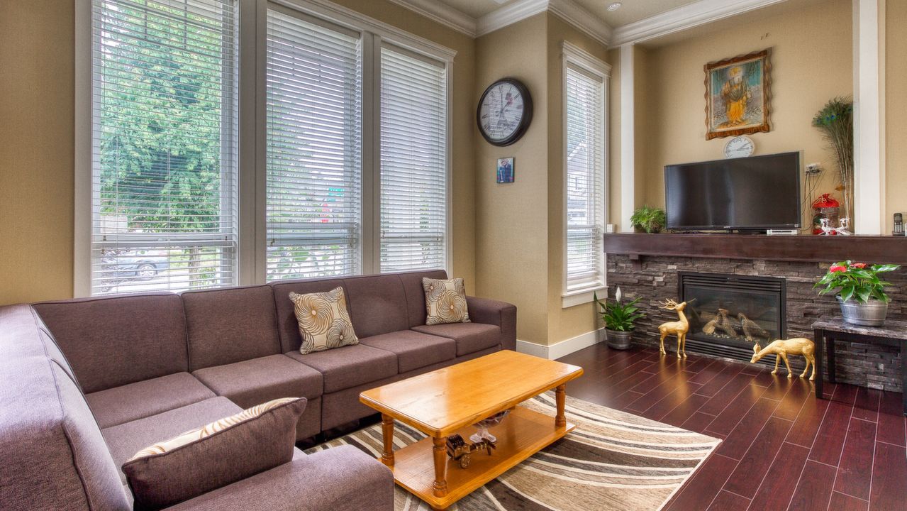 6517 142A St, Surrey, BC, V3W 1T4 Scene 3