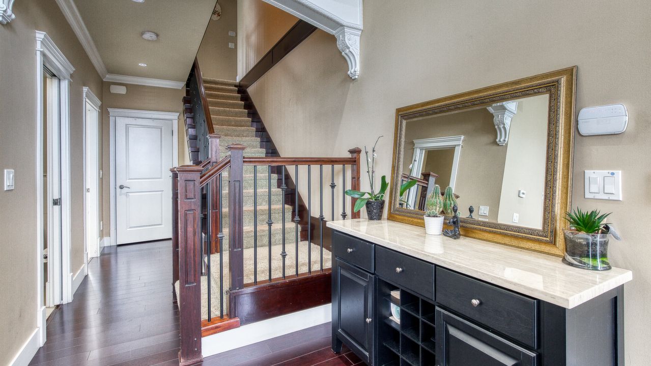 6517 142A St, Surrey, BC, V3W 1T4 Scene 4