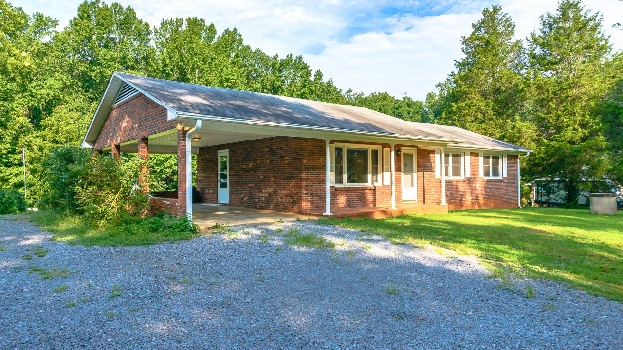 002-1572YadkinValleyRd-FULL