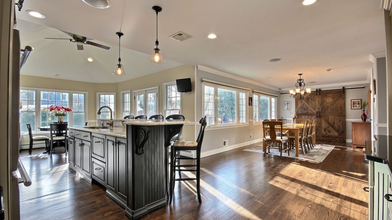 Spectacular Gourmet Kitchen