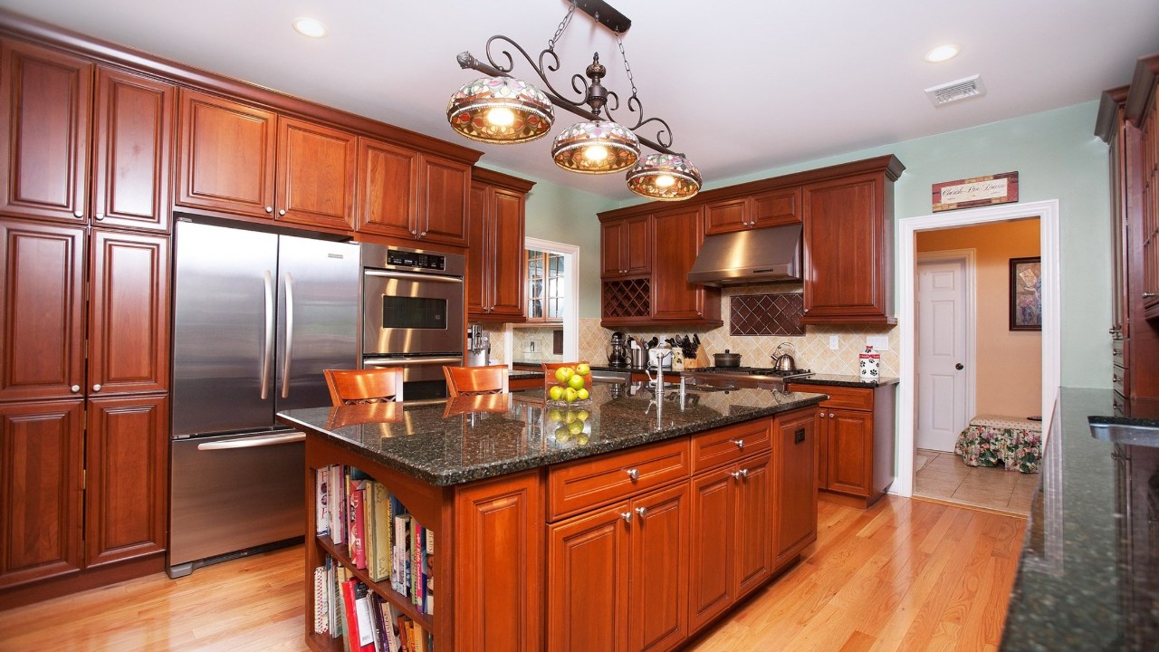 207 Lenox Court, Farmingdale, NY, 11735 Scene 4