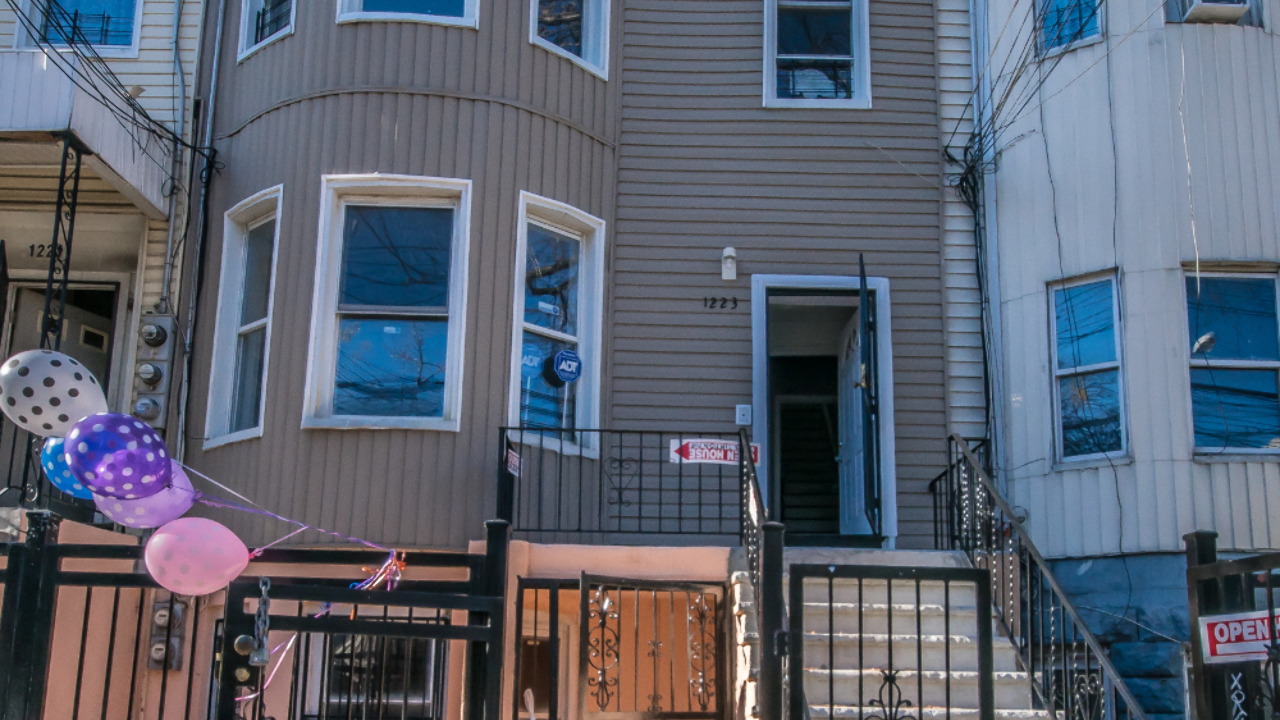 1223 Tinton Ave, Bronx, NY, 10456 Scene 1