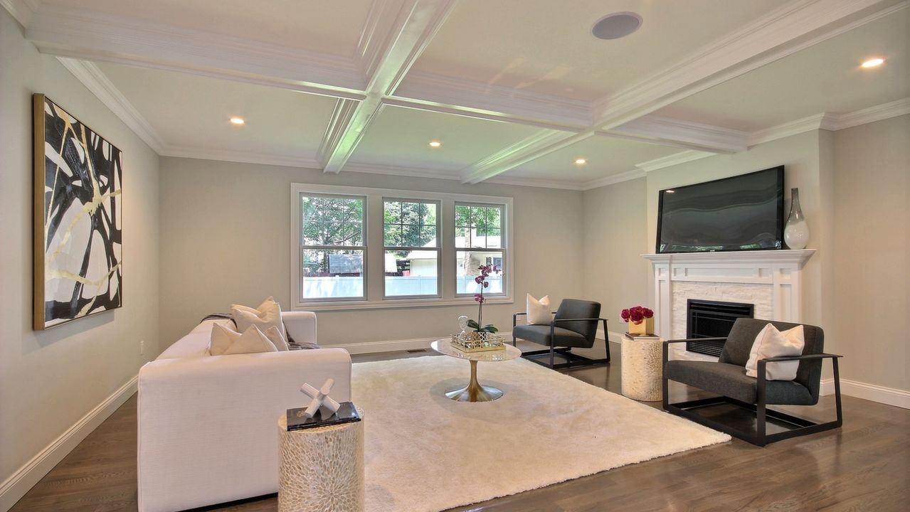 Over-Sized Family Room 