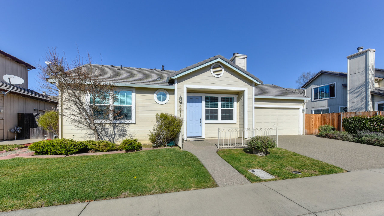 6871 Hampton Cove Way, Sacramento, CA, 95823 Scene 2