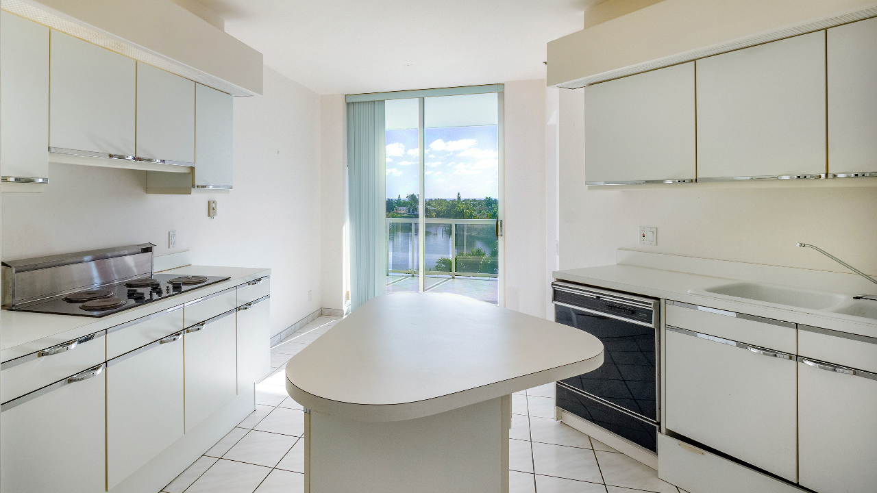 One-Island-Place-II-#502-14