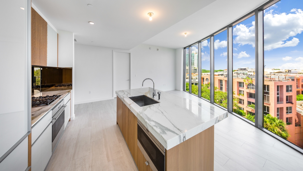 Park-Grove-Condo-#708-03