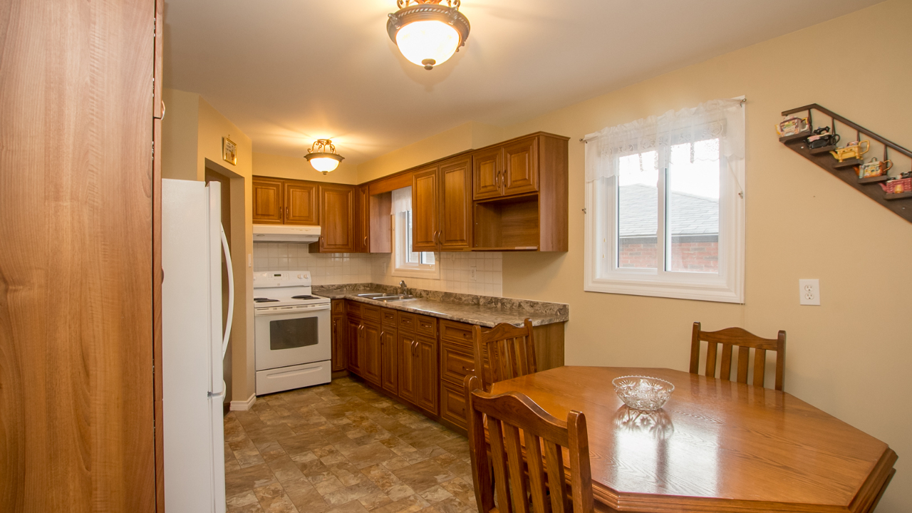 74 Hesp Drive, Bolton, ON, L7E 2P2 Scene 3