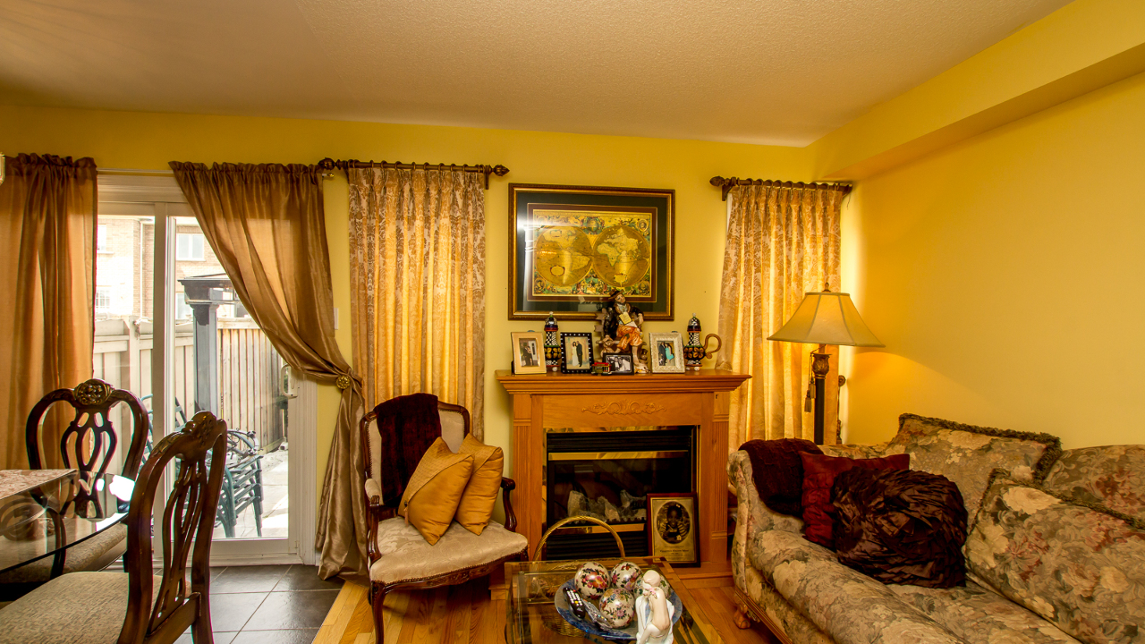 8 Bamboo Grove, Brampton, ON, L6R 0L9 Scene 4