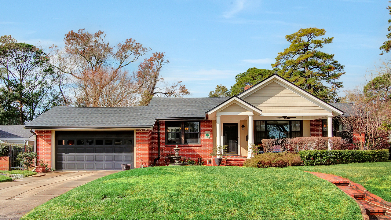 Welcome to 1130 Holmesdale Rd!