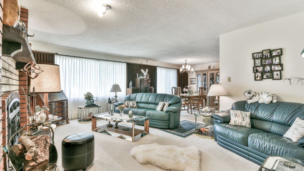 9437 151A St, Surrey, BC, V3R 4E3 Scene 4