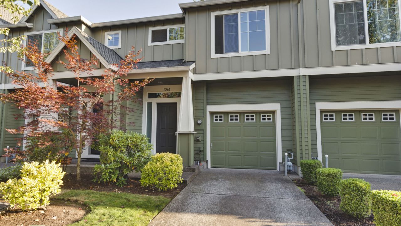 1016 Roundelay St, Hillsboro, OR, 97123 Scene 1