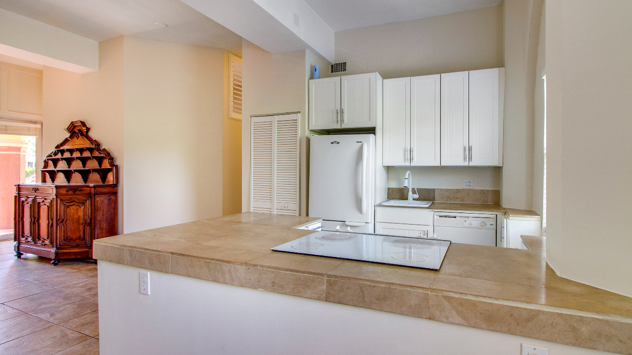 Grand-Course-Condo-#18-04