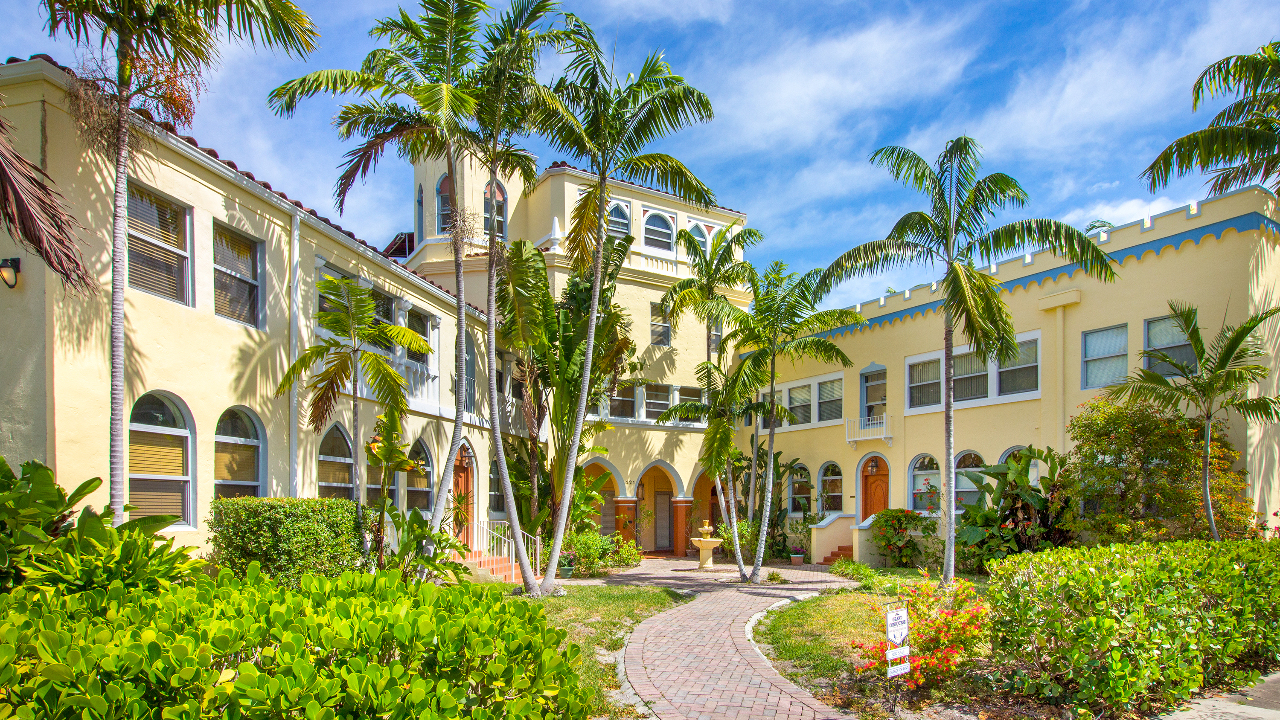 Grand-Course-Condo-#18-01