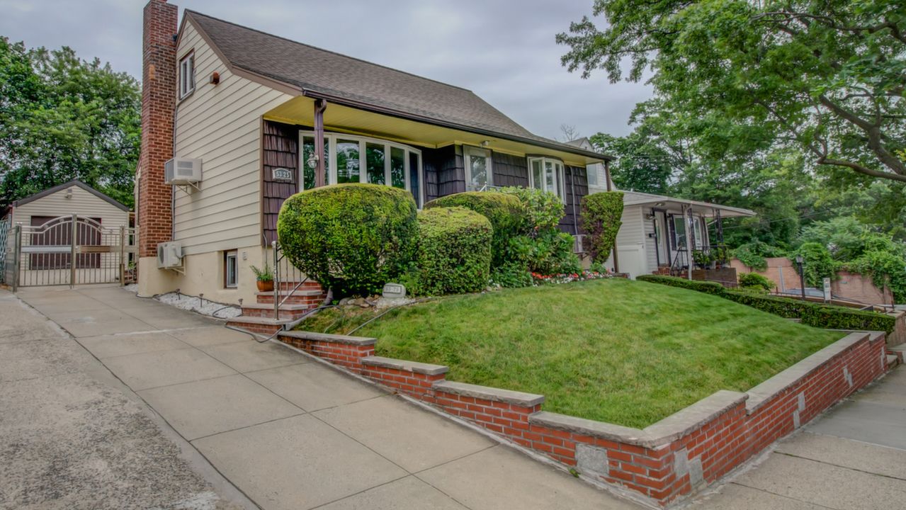 53-25 Marathon, Little Neck, NY, 11362 Scene 3