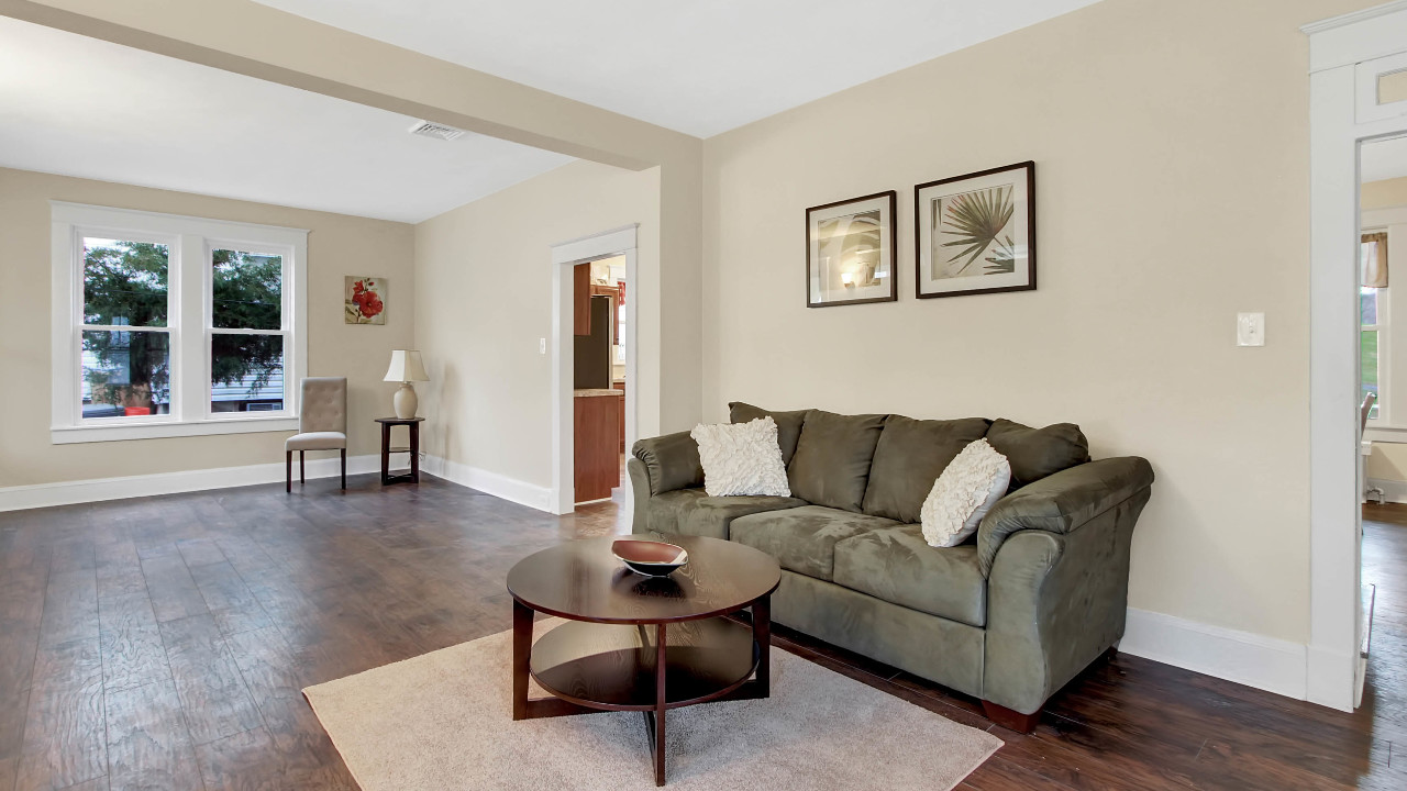 8143 Blooming Grove 004