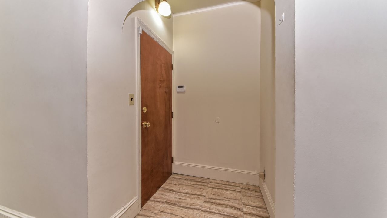 1st Flr Entry Foyer