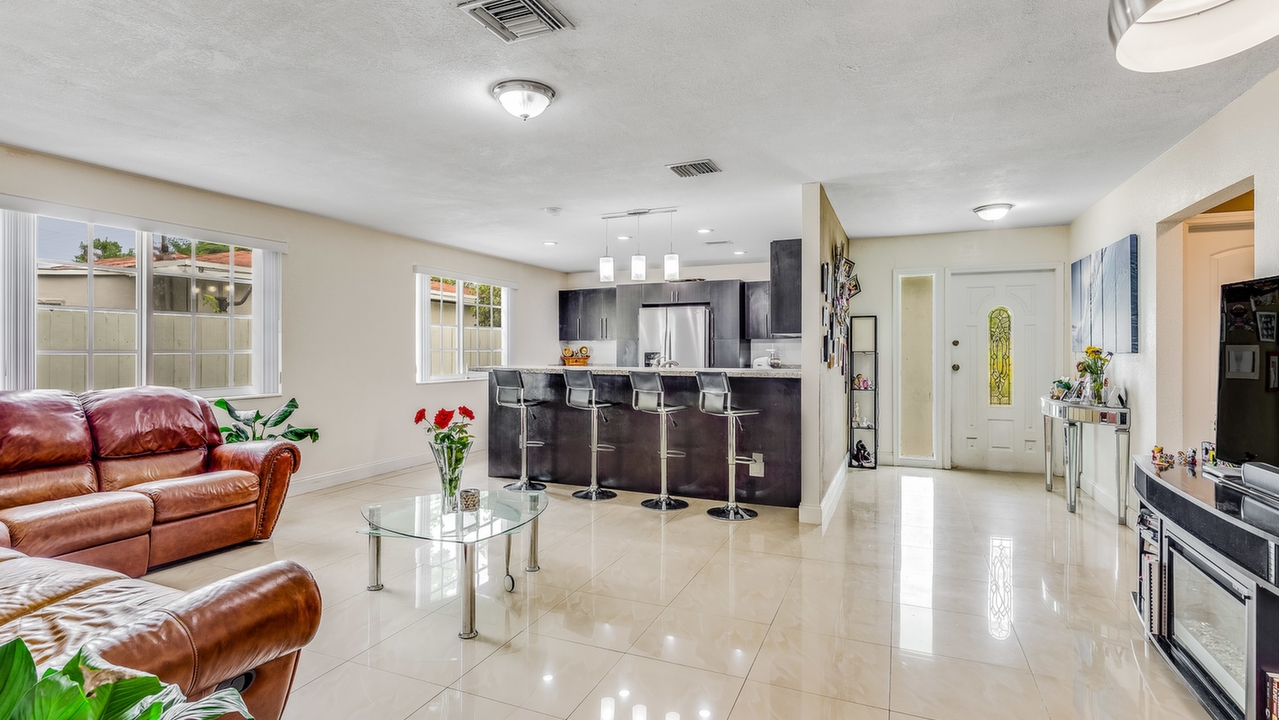 421-NW-119th-St-02