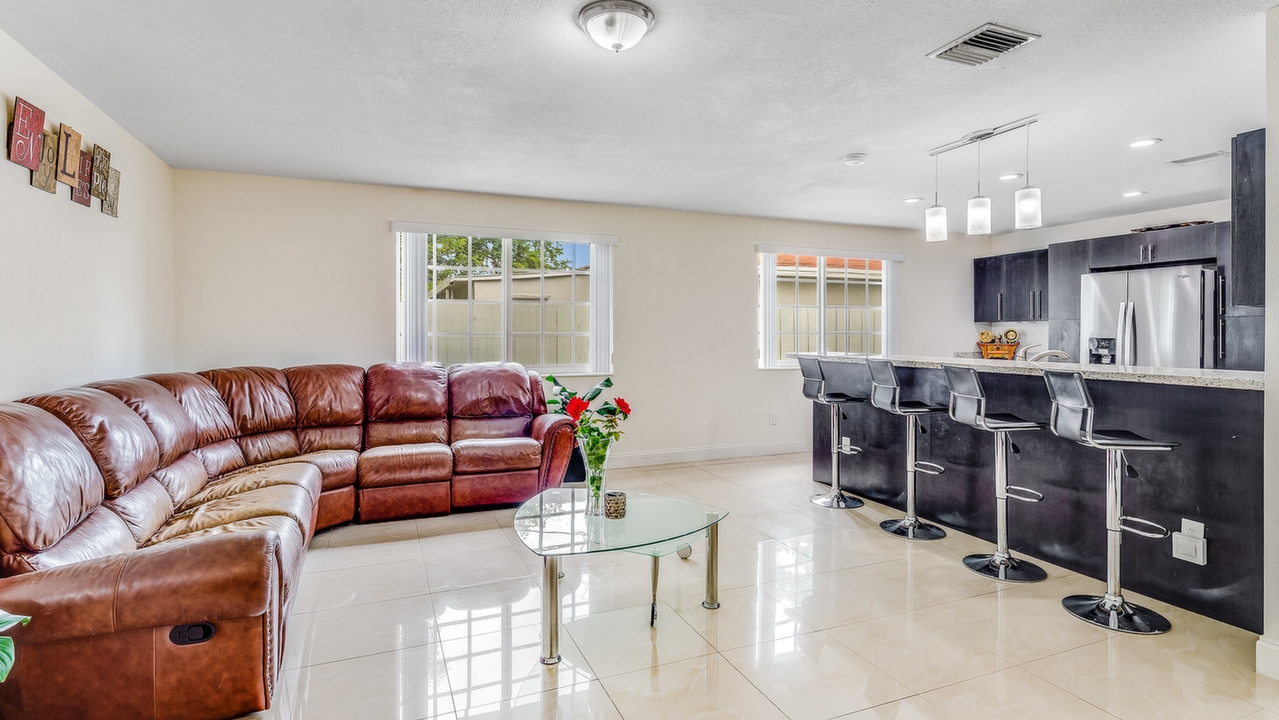 421-NW-119th-St-03